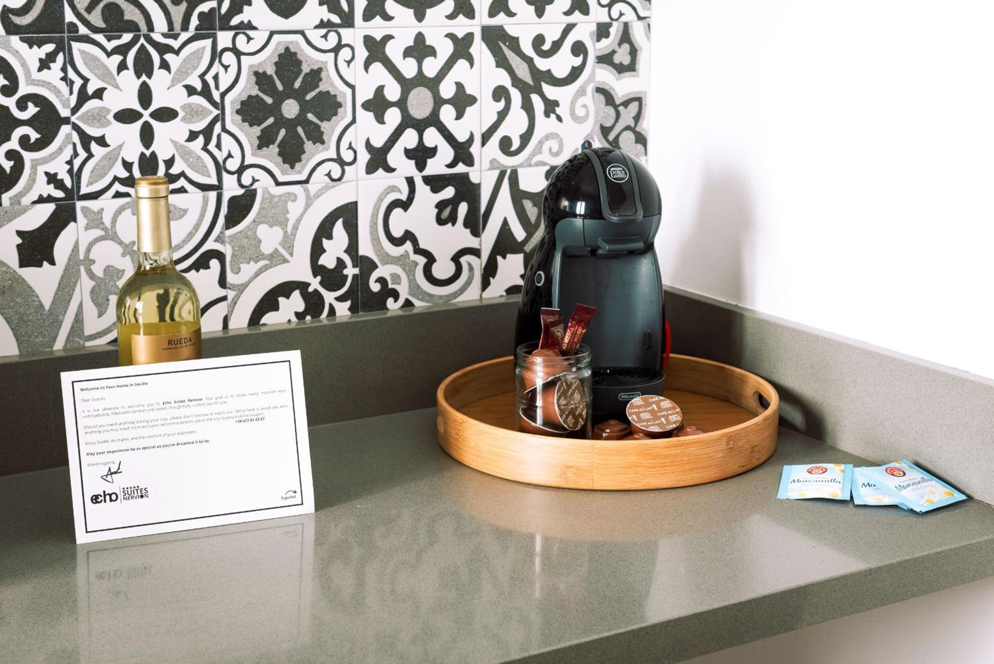 Echo Suites Nervion Sevilla Eksteriør bilde
